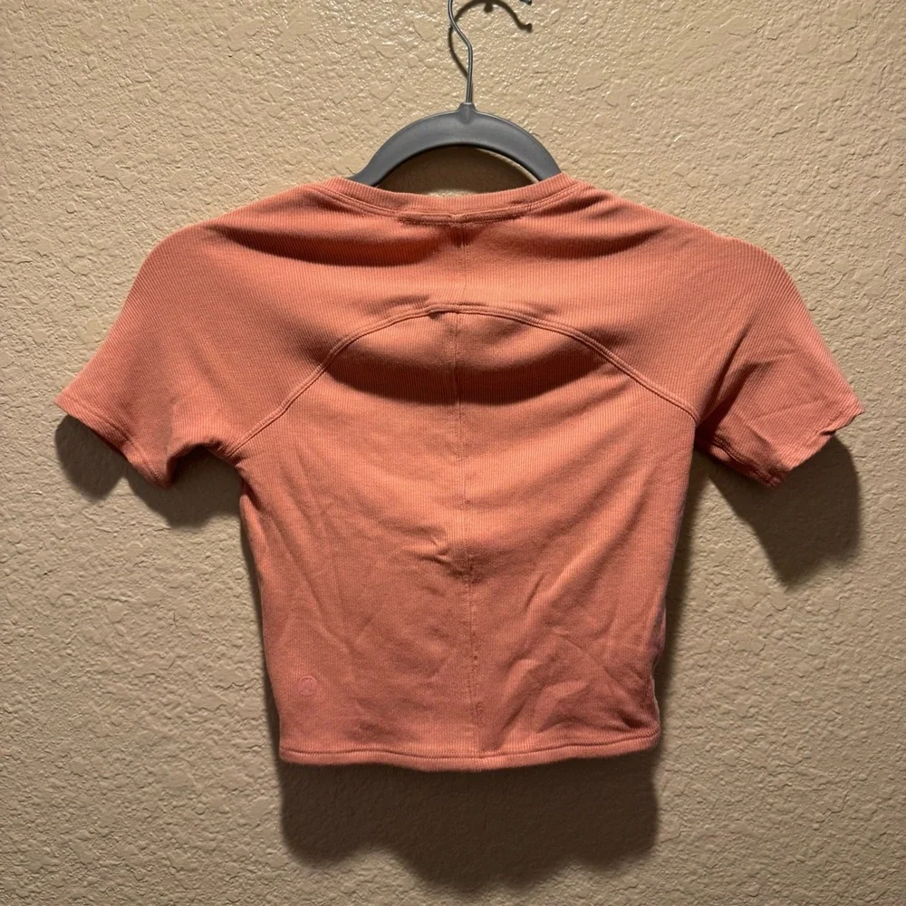Lululemon size 2 LA Twist Front Crop Top - Picture 5 of 6